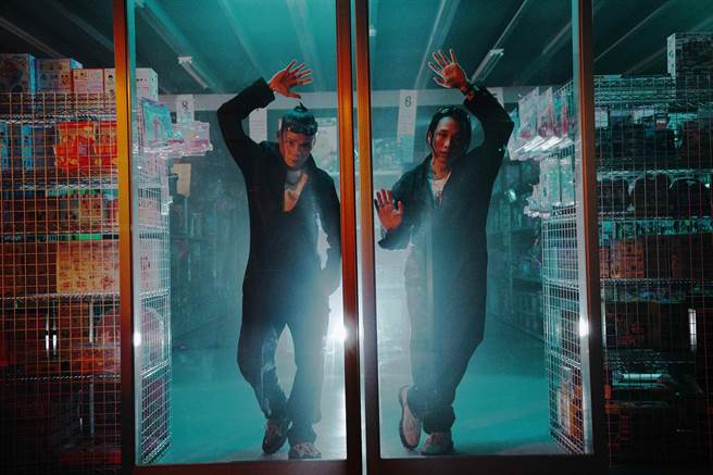 Barry Chen邀Marz23合作新歌。（華納音樂提供）