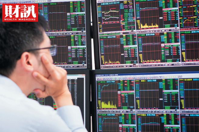 投信持股高的個股，在不同情況下，往往有助漲助跌的相反效應。專家建議，想要避免成為投信調節對象的犧牲者，要多注意投信高持股標的股價變化。(圖/財訊提供)