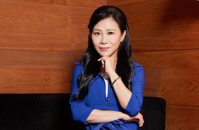 百万畅销作家小彤华丽回归。（马可孛罗公关公司提供）