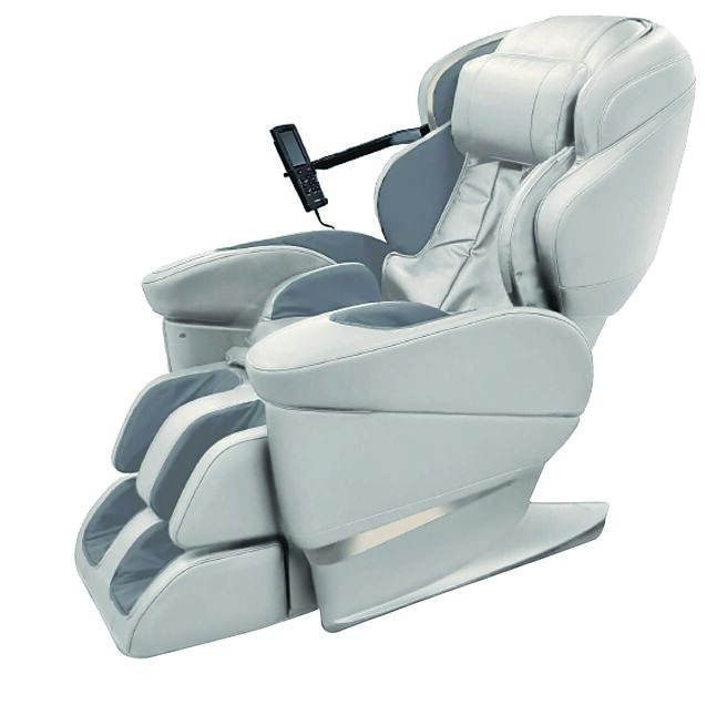 SOGO忠孝馆35周年店长严选－JOHNSON日本原装Fujiiryoki RESEAT顶级按摩椅，原价28万8000元，特价26万8000元，限量10台，可再享品牌周年庆满5000送700元活动。（SOGO提供）