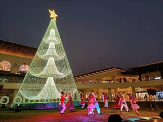 麗寶耶誕新年城點燈「米娜瓦之樹」炫麗登場