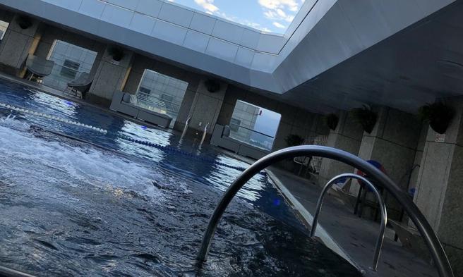 朱国珍》把泳池当作情人