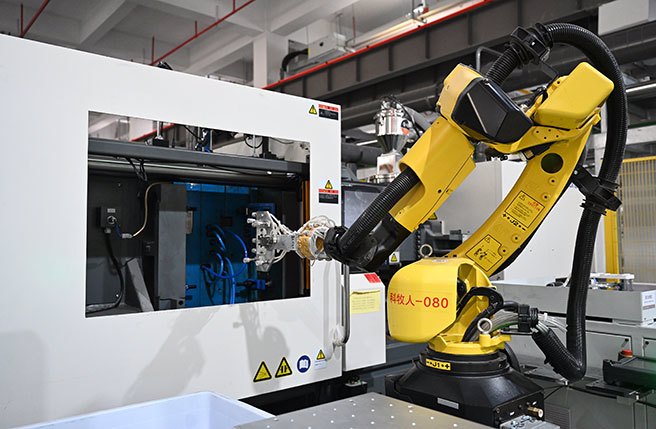 图为位于福建省南安市的九牧高端灯塔工厂。(新华社)