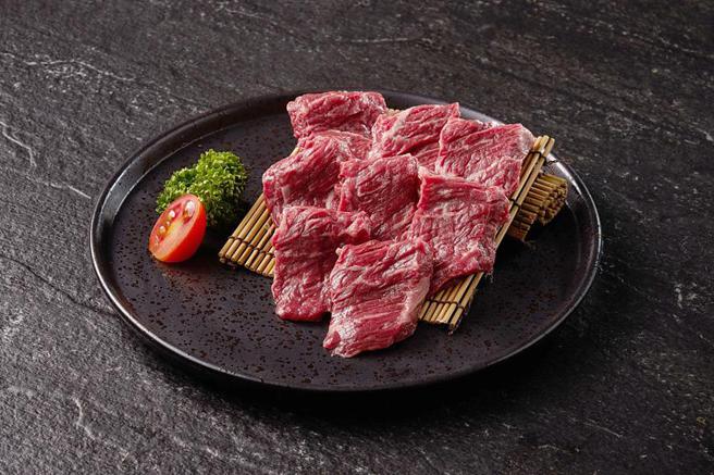 （抢双十一商机，凭券到「最肉」消费满低消，即可以99元加购价值380元的「澳洲和牛厚裙肉」一份。图／王品提供）
