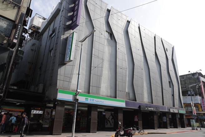 「东南亚秀泰影城」是许多台大、师大学生的匯集地，也是公馆商圈的地标，9日确定易主，买家是新美齐。(摄影/季志翔)