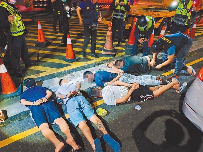 高雄市大寮区8日枪击案相关人士均落网，高雄地检署今凌晨复讯后，8人全被声押获准。在台东接应者的吴姓男子，涉嫌藏匿人犯，检方谕令5万元交保候传。（本报资料照）