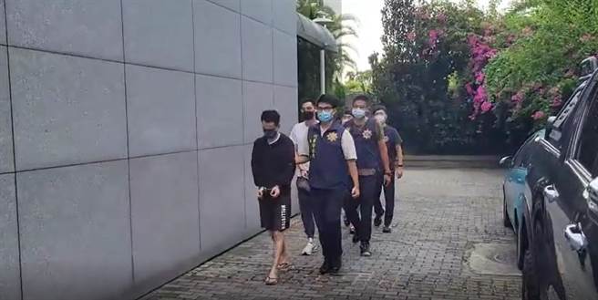 警方讯后，将李嫌等18人移送法办。（翻摄照片／林郁平）