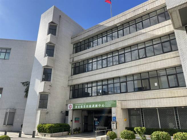 高雄市劳工局博爱职业技能中心。（洪靖宜摄）