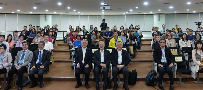 海基会举办「陆生辅导人员实务研习营」，共有50多校、70余人参加。(海基会提供)