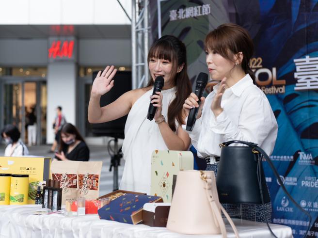 臺北网红嘉年华邀请多位百万KOL至现场直播。（吴松翰摄）