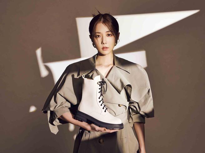 雙十一特別折扣 指定鞋款五折、消費滿額贈實用化妝小物。（D+AF提供）