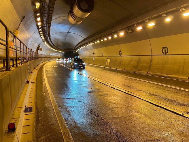 北市信义区各地下道，11日晚间将进行发电机测试，警方公布相关管制措施。(翻摄照片／林郁平台北传真）