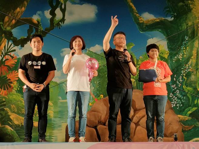 蔡其昌表示，盼让整座城市充满文艺气息，让更多孩子有接触艺文活动的机会。（潘虹恩摄）