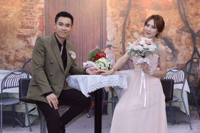 吴申梅和圈外人老公Eric认识好几年。（图／好莉嗨提供）