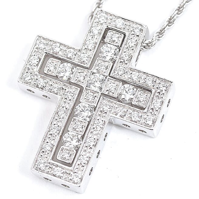 DAMIANI Belle Epoque Cross十字架鑽石項鍊，34萬1000元。（DAMIANI提供）