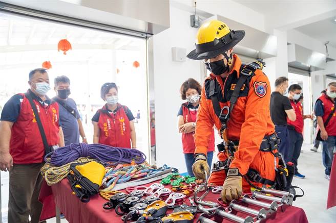台東縣府以「行動急診室，守護偏鄉」再獲行政院政府服務獎。（台東縣政府提供／蔡旻妤台東傳真）