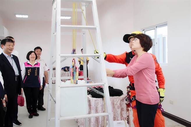 台東縣府以「行動急診室，守護偏鄉」再獲行政院政府服務獎。（台東縣政府提供／蔡旻妤台東傳真）