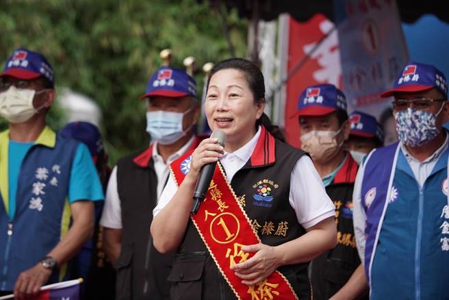 花蓮縣長徐榛蔚請假投入選戰，呼籲對手切勿抹黑抹煞公務員。（競辦提供）