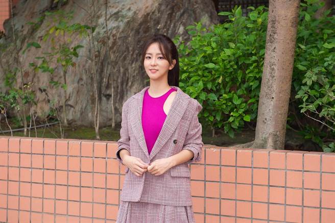 周晓涵带来新戏《加油喜事》的喜讯。（TVBS提供）