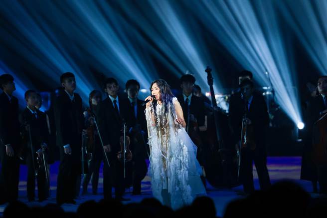 萬芳2度登上小巨蛋開唱，心情興奮又緊張。（羅永銘攝）