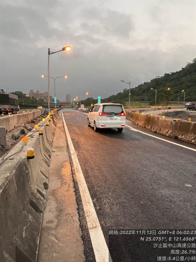 国一汐止交流道集散道今日清晨恢復通车(高公局提供)