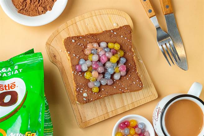 「土司工坊」创意甜点「宝石QQ美禄厚土司」贩售到明年1月1日。(土司工坊提供)