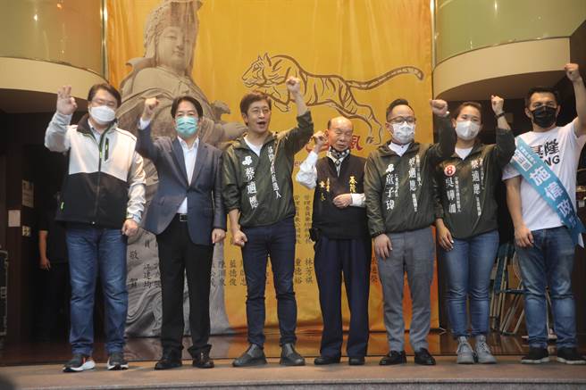 副总统赖清德回防北海岸，来到基隆辅选拉抬声势。（基隆市议员童子玮提供／游念育台北传真）