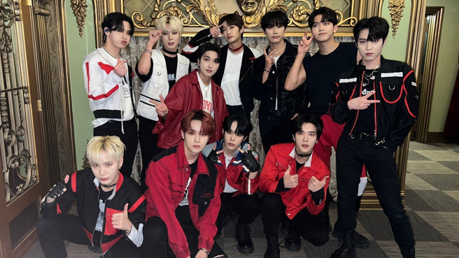 男团OMEGA X近日再爆料曾感染新冠肺炎却被逼上台表演。（图／twitter@OmegaX_official）