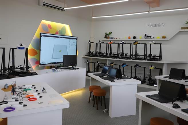 云林县府挹注4000万元于土库镇越港国小建置智慧教育中心，共有6大主题场馆。（云林县政府提供）