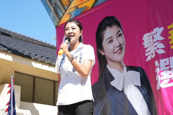 国民党籍南投县长候选人许淑华的阵营，13日公布两家民调，结果显示她稳定领先对手蔡培慧12.3％至14.7％（许淑华竞办提供／杨静茹南投传真）