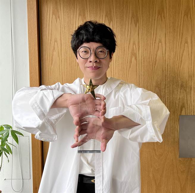 卢广仲的〈轻轻〉获年度十大单曲。（中华音乐人交流协会提供）