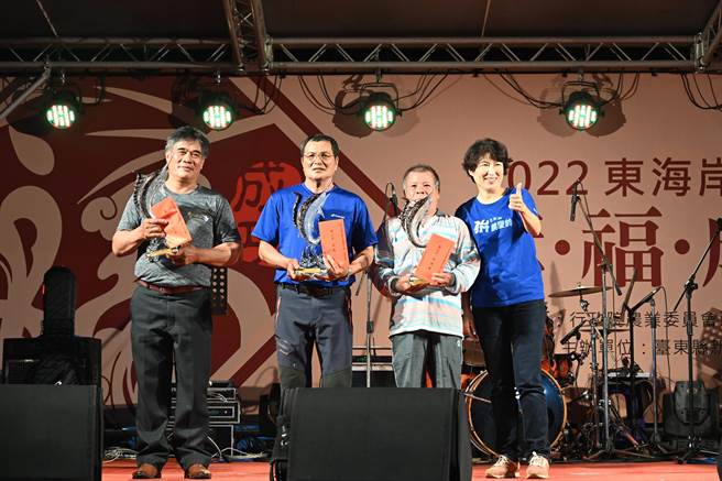 旗鱼季镖旗鱼竞赛颁奖。（台东县政府提供／蔡旻妤台东传真）