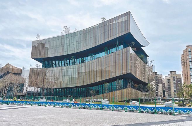 桃园市立图书馆新总馆试营运日期预计延期至12月上旬。（中时资料召／陈梦茹摄）