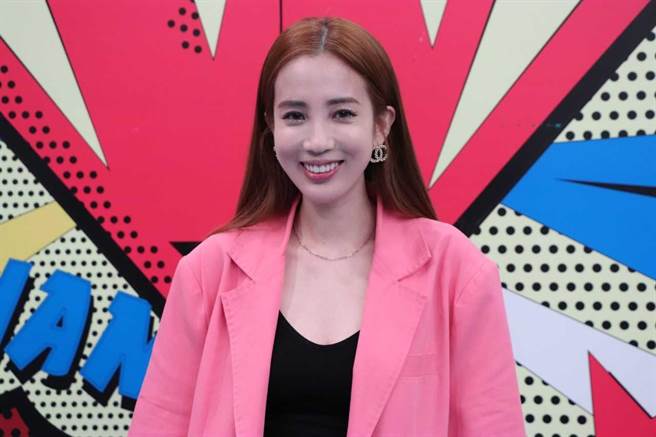 藝人愛雅日前上《小明星大跟班》分享感情感。（中天綜合台提供）