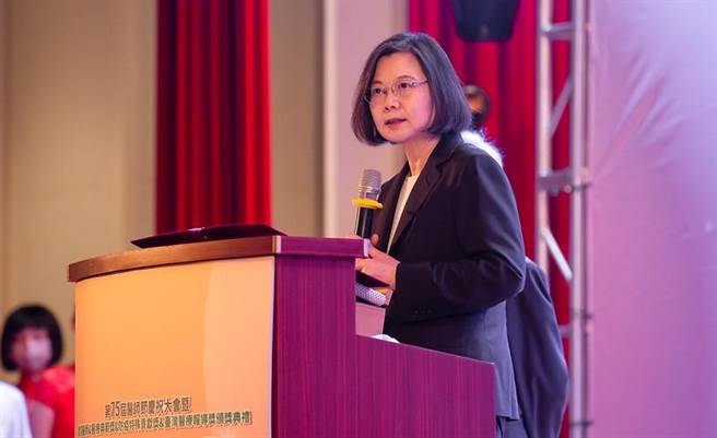 总统蔡英文等人13日出席第75届医师节庆祝大会暨颁奖典礼。 （总统府提供）