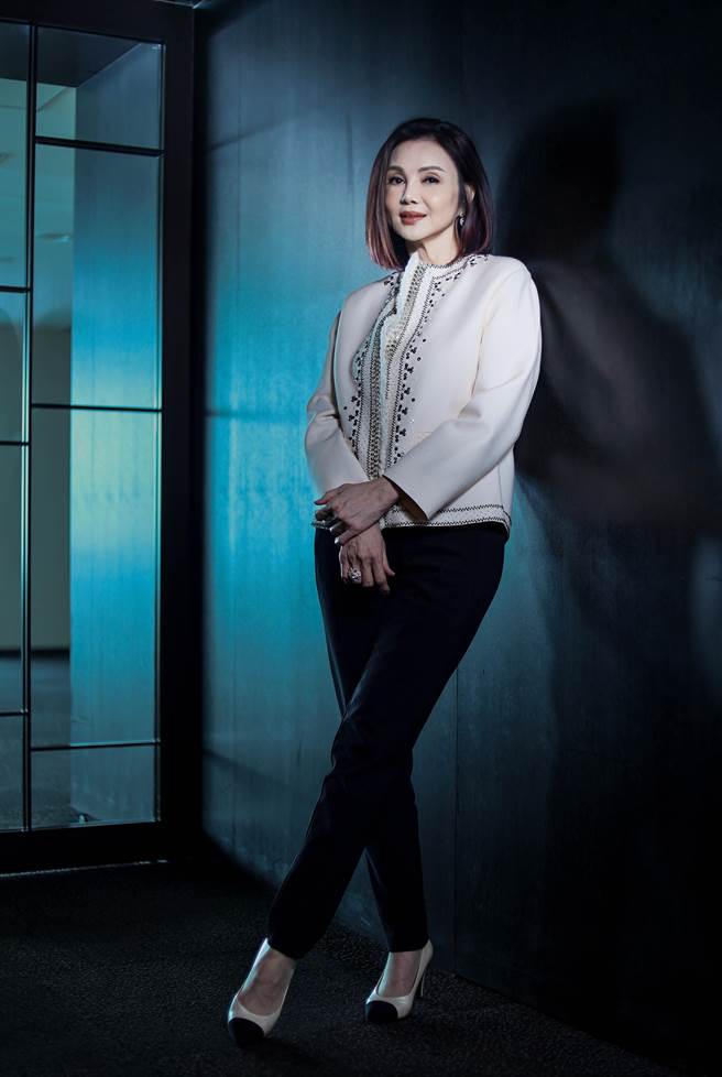 謝玲玲身材纖細，幾十年來維持運動習慣。（羅永銘攝）