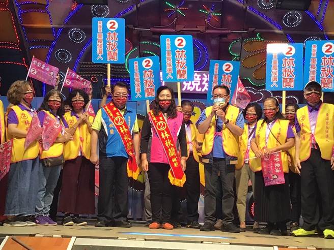 林秋兰表示，她在东海里居住30年，服务在地近20年，相当了解当地里民的需求，盼继续为里民服务。（林秋兰竞总提供／潘虹恩台中传真）