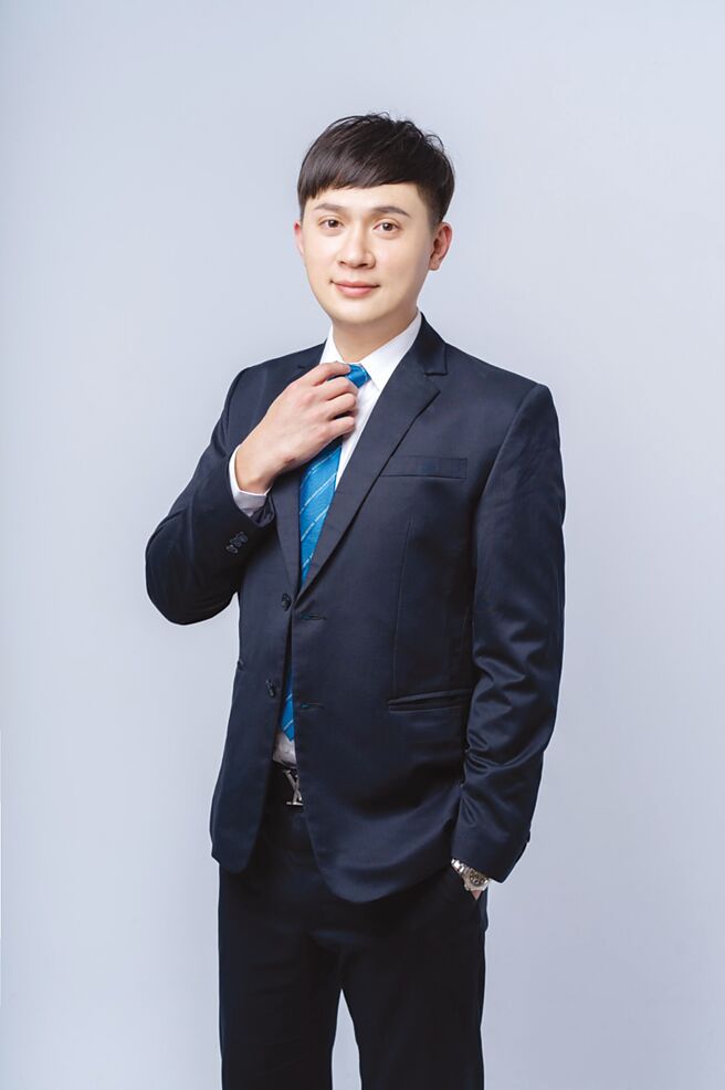 台庆不动产高雄富国明华加盟店店长林哲谕