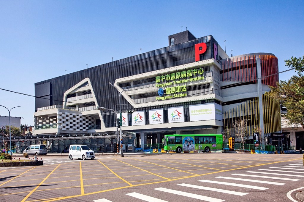 「豐原轉運站」結合商場、停車場、交通接駁等功能，已於今年9月份正式啟用。(圖/業者提供)