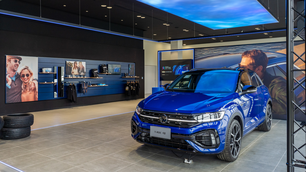 Volkswagen 23年式 Golf 車系正式導入台灣、 R Studio盛大進駐五權展示中心！ (圖/CarStuff)