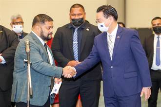 諾魯共和國總統昆洛斯  率團來台國是訪問