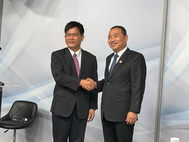 面对林佳龙种种指控，侯友宜罕见反酸「你对新北市其实还要多加把劲，我们多爱一点新北」。（叶书宏摄）