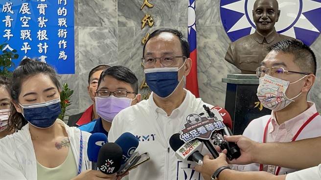 國民黨主席朱立倫上午出席國民黨基隆市黨部28周年黨慶活動，暨黨籍市長候選人謝國樑公教軍警消後援會成立大會。（圖／朱立倫辦公室提供）