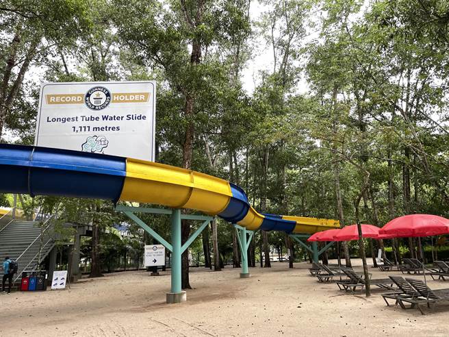 馬來西亞檳城的主題樂園「世外逃園」(Escape Theme Park)擁有許多戶外冒險體驗，其擁有全球最長的滑水道。（吳娮翎攝）