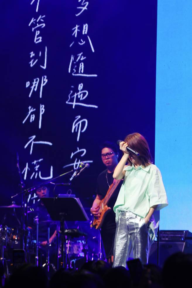 白安有感而发忍不住落泪。（相信音乐提供）