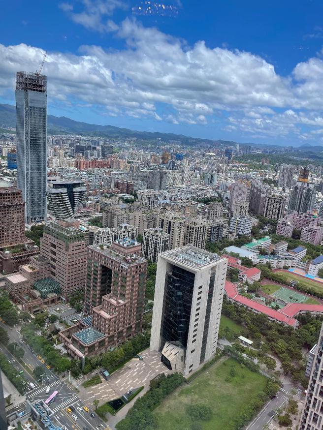 （普华国际预期今年全年商用不动产市场成交量，挑战1,200亿元。图∕蔡惠芳）