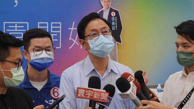 张善政今斥绿营抹黑、抹红无所不用其极，强调自己和韩国瑜的关系没什么好迴避。(蔡依珍摄)