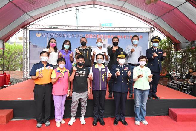 彰化縣警察局北斗分局田尾分駐所新建辦公廳舍14日上午動土，由彰化縣副縣長洪榮章代表縣長王惠美出席。（吳建輝攝）