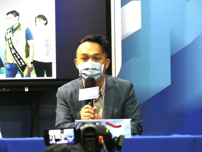 国民党力推台北市1280元定期月票案扩充至北北基桃，民进党北北基桃4市长候选人加码至1200元，估增35亿元经费行政院长苏贞昌称愿补助。国民党今说，乐见民进党跟进政见，但政院要补助就须承诺未来不管谁当选市长都要照推。（周志豪摄）