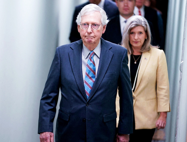 美国共和党期中选举失利，川普13日怒批参院共和党领袖麦康奈（Mitch McConnell，上图）才是「灾难」，「搞砸了」选举。（资料照／路透社）